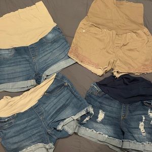 Maternity shorts Lot